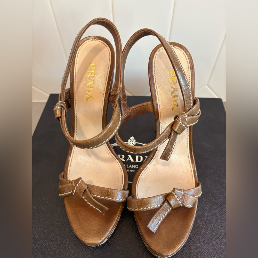 Prada Women's Tan Leather Heels sandals size 8.5 with box - Picture 2 of 10